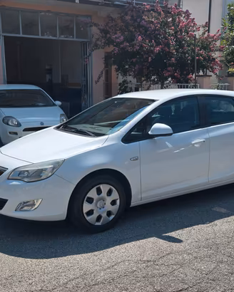 Opel Astra 1.4 16V Twinport 5 porte Enjoy