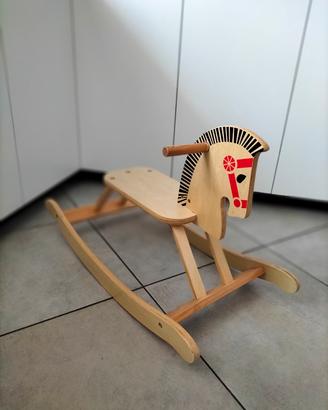 Cavallo a dondolo 