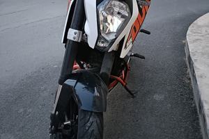 KTM Duke 125