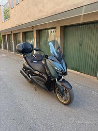 YAMAHA XMAX tech MAX +