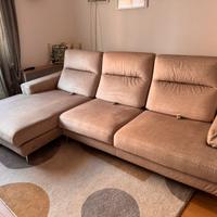 Divano angolare con schienali a compasso