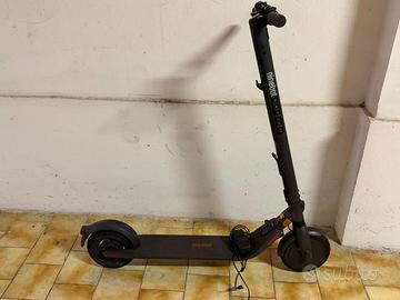 Monopattino elettrico Segway E25E