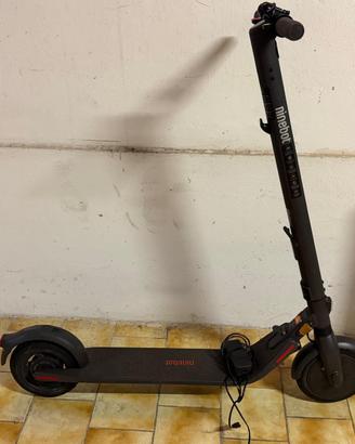 Monopattino elettrico Segway E25E