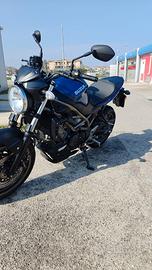 Moto Suzuki SV 650 2024