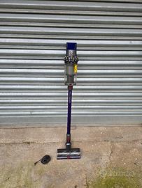 Aspirapolvere lavapavimenti Dyson Cyclone V10 