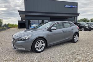 VOLVO V40 1.6 DIESEL DEL 2015 CON 130.000KM