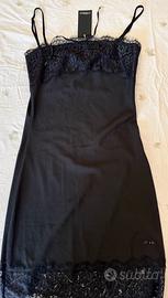 Vestito femminile colore nero