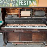 Auto piano da restaurare, pianoforte funzionante