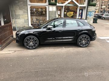 Porsche Macan  T 2023