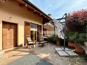 VILLA A SCHIERA CON TAVERNA, SPAZIO ESTERNO, BOX D