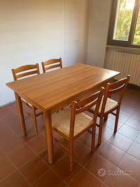 Tavolo cucina con sedie