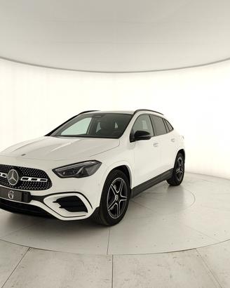 MERCEDES-BENZ GLA 180 d