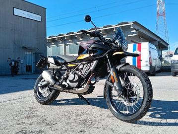 Royal Enfield HIMALAYAN 450 Rally sped in tutta it