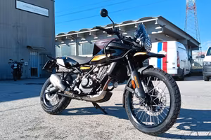 Royal Enfield HIMALAYAN 450 Rally sped in tutta it