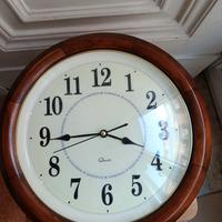 orologio da parete fluorescente vintage