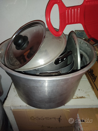 Stock 4 pentoloni in alluminio con coperchi