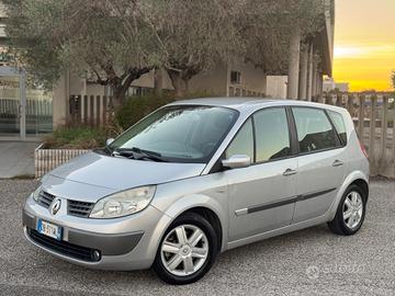 Renault Scenic 1.9 dCi/130CV