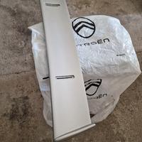 Alettone racing era montato Citroën Saxo VTS.