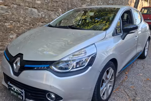 Renault Clio 1.2 Benz 75CV - 2012