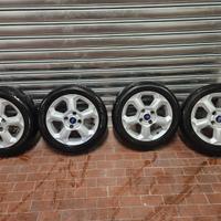 Cerchi lega Ford fiesta con gomme estive