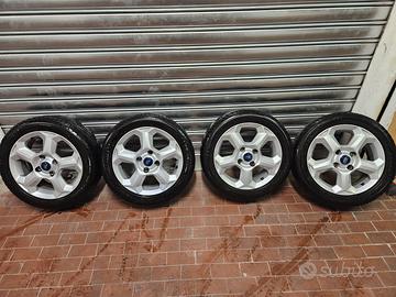 Cerchi lega Ford fiesta con gomme estive
