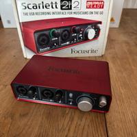 Focusrite Scarlett 2i2 scheda audio usb 2 entrate