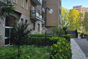 MONOLOCALE A CINISELLO BALSAMO