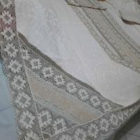 tovaglia da tavola in broccato e pizzo