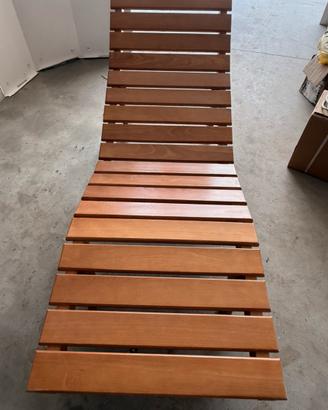 Lettino in legno da relax