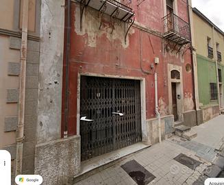 Oristano: Ampio Locale Commerc