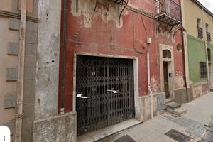 Oristano: Ampio Locale Commerc