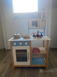 Cucina giocattolo