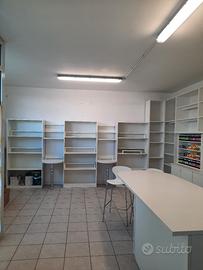 Arredamento negozio/locali usato 