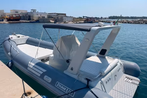 GOMMONE STILMAR 730 con MERCRUISER 7.2 + CARRELLO