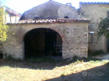 Rustico / Casale di 600 m² con più di 5 locali e b