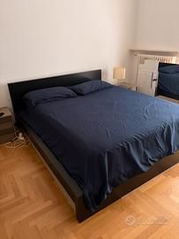 letto nero 210 × 180 apertura a pistoni