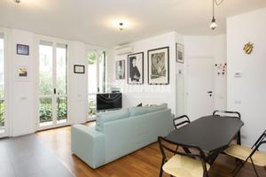 2 LOCALI CON BALCONE