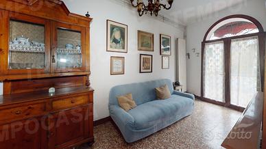 BILOCALE AL PIANO TERRA