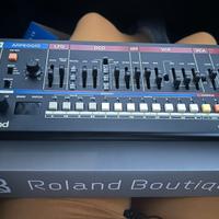 Roland JU-06A