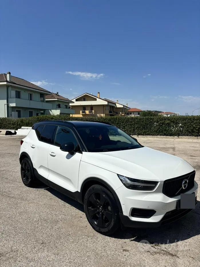 Volvo XC40 (2017-->)