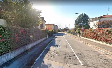 3Locali a Como città due balconi posto auto libero