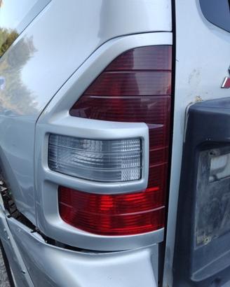 Fanale post sinistro MITSUBISHI PAJERO 2000
