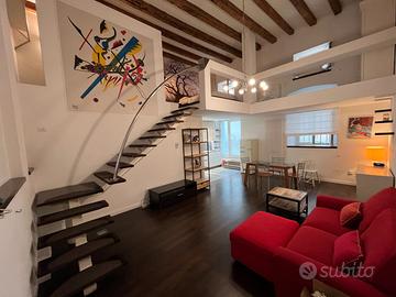Loft centrale a due passi da cavana