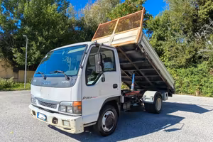Splendido Isuzu npr ribaltabile trilaterale
