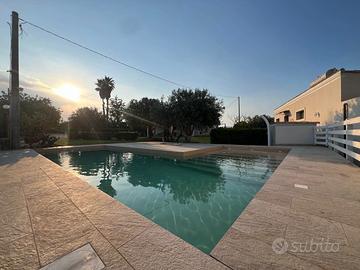 Villa con piscina last minute a lido di noto