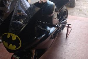 yamaha r1