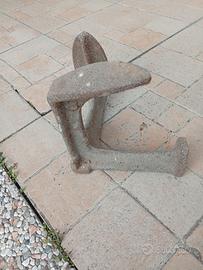 antica incudine per calzolaio 