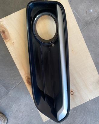 Bmw serie 1 URBAN anno 2017 scoccca anteriore