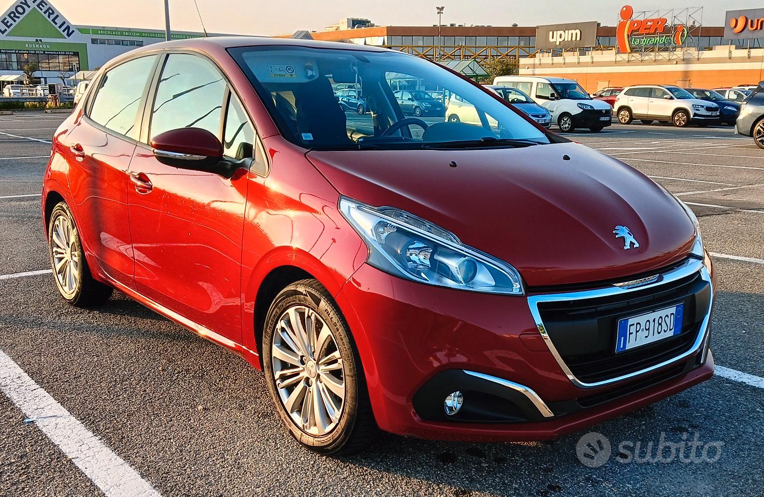 Peugeot 208 puretech Auto In vendita a Milano