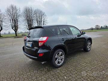 Toyota Rav4  -  cambio automatico 